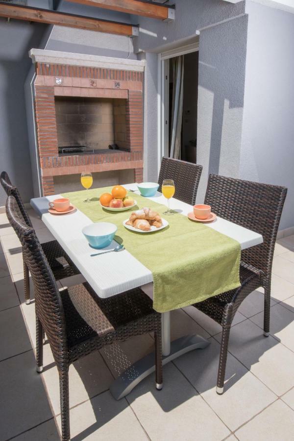 Villa Lumare - 100M From The Sea Pula